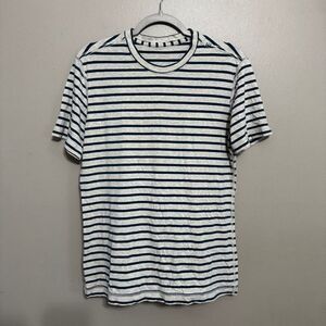 Lululemon men’s basic stripped tee size small